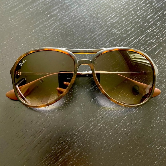 Ray-Ban Other - RayBan tortoise aviators